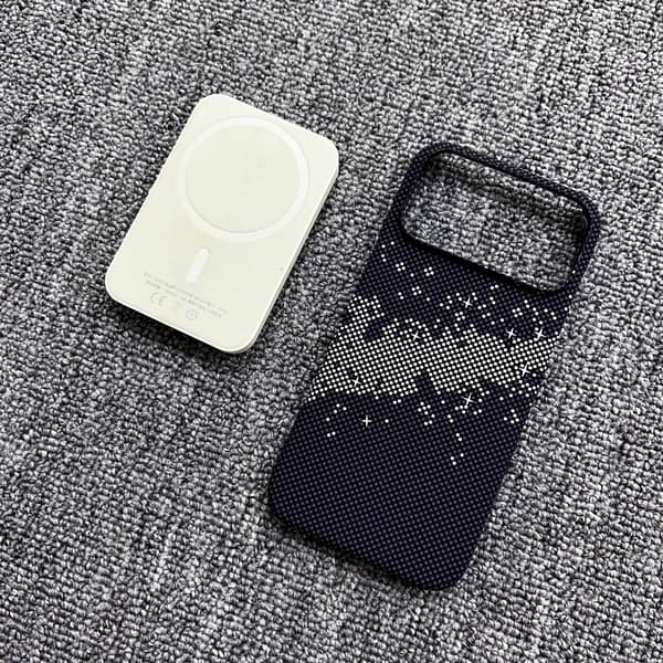 Etui til iPhone 16 Kulfibertekstur Magnetisk Sort Noz33482