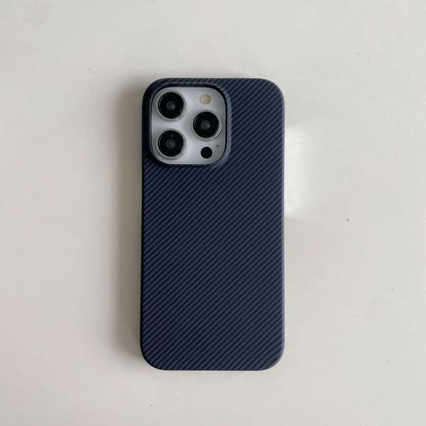 Kotelo iPhone 16 Plus Skin Feel Musta Noz32316