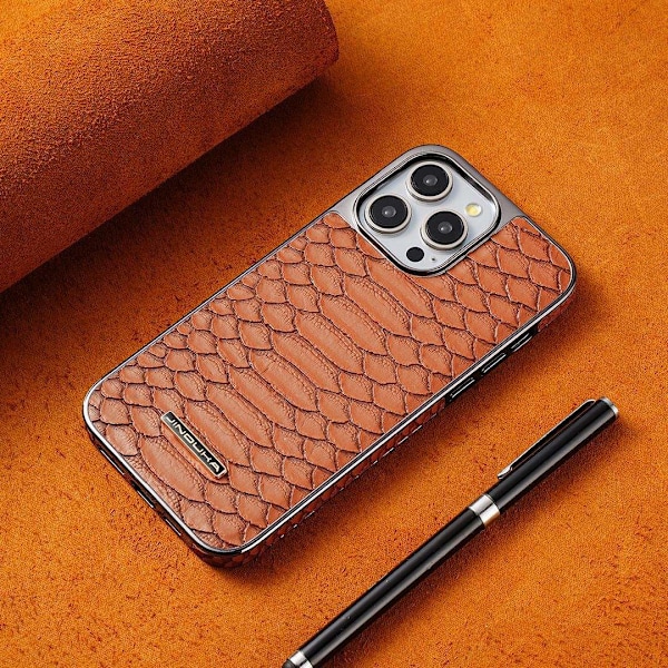 Etui til iPhone 15 Pro Max 6,7 tommer [Brun] Slangemønster ◆ Elektroplettering + stort hul Luksuslæder Fuld krop