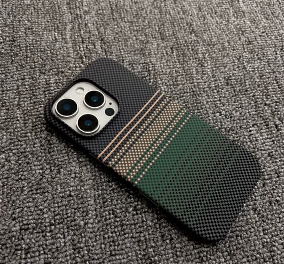 Deksler til iPhone 16 Pro Karbonfibertekstur Magnetisk Slank Profil Grønn