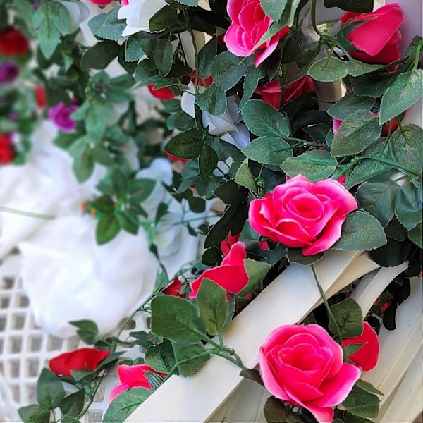 4 st (9,75 m) Konstgjord Rosranka Falsk Blomstergirlang Hängande Rosmurgröna Hängande Korgar Bröllopsbåge Trädgårdsbakgrund Dekor (Rosa) Rose Red