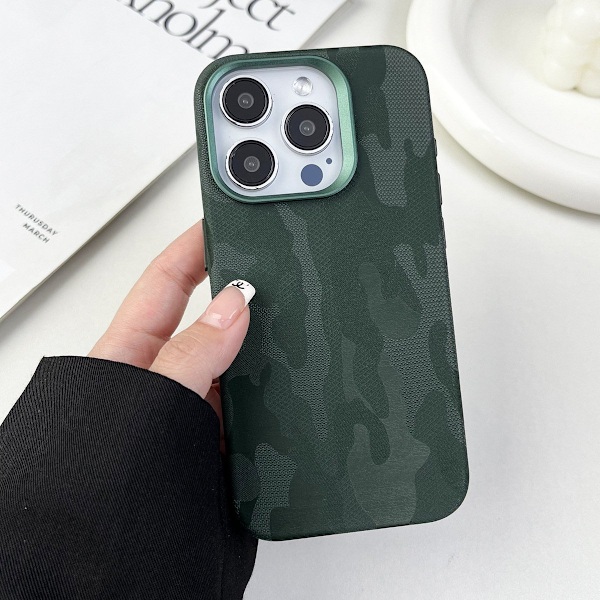 Etui til iPhone 15 Pro Fir grøn \"Camouflage læder magnetisk etui\" klassisk Camouflage læder Magnetisk