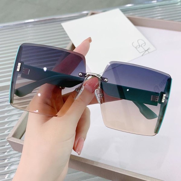 Mode Ramlös trimning Stor fyrkantig ram Solglasögon UV-skyddande solglasögon Green frame gradient blue tea UV protection
