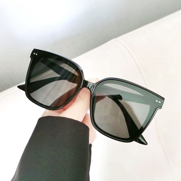 Solglasögon Solglasögon Kvinnligt mode modehandlare Solglasögon GM Metal 2 point dark green
