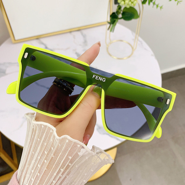 Endelade solglasögon med stor kant i koreansk stil fyrkantiga vindruta solglasögon Big Face Trendiga solglasögon Green frame Gray piece