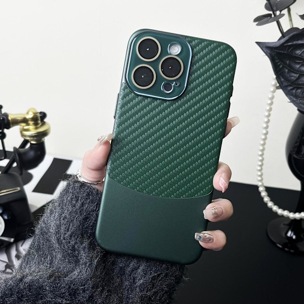Fodral för iPhone 15plus Nappa läderskal - Cangling Grön Färgblockerad kolfiberlädermönster kristalllins