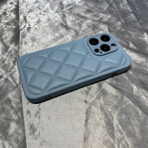 Fodral för iPhone 16 Plus blått diamantmönster dunjacka Full-Body lädertextur