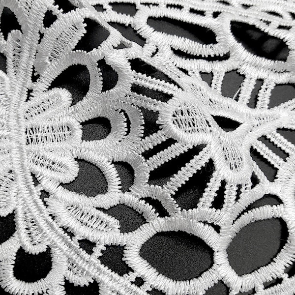Dame falsk krage Avtakbar halv Silke Broderi Bryst DIY White