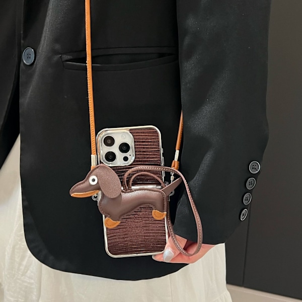 Kotelo iPhone 15PLUS -puhelimelle (tummanruskea krokotiilikuvio) + tummanruskea mäyräkoirareppu + crossbody-mäyräkoiranahkainen olkalaukku