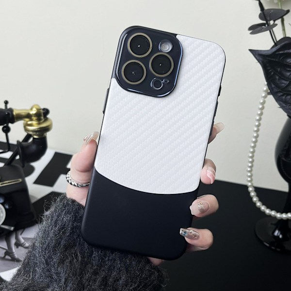 Fodral för iPhone 13 Nappa läderskal - Panda färg Färgblockerad kolfiberlädermönster kristalllins