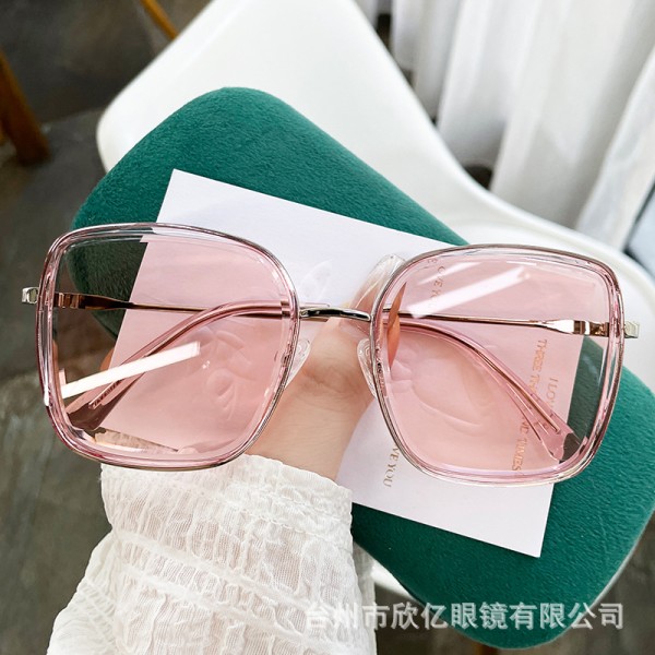Gradient Color High Sense Large Rim Solglasögon Vanligt Tunn Ser Cool UV-skydd Dam Solglasögon Transparent pink frame pink lens