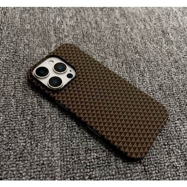 Etui til iPhone 17 Pro Max kulfibertekstur magnetisk slank profil