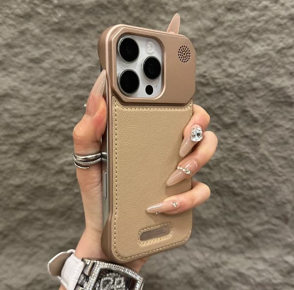 Skal för iPhone 15 plus Ljusguld Ramlös Aromaterapi Läder Magnetisk Metall