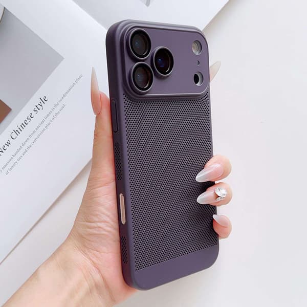 Fodral för iPhone 15 Plus Skin Feel Linsdetalj Ventilerad Mörklila