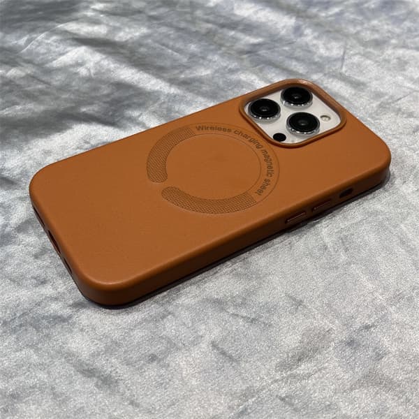 Etui til iPhone 14 Plus gyldenbrun magnetisk læder stort hul