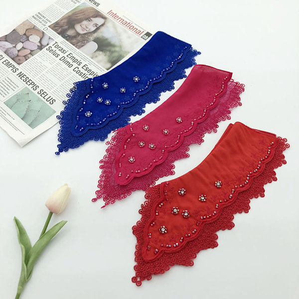 Dame falsk krage Avtakbar halv H-sydd Perlebrodert Red