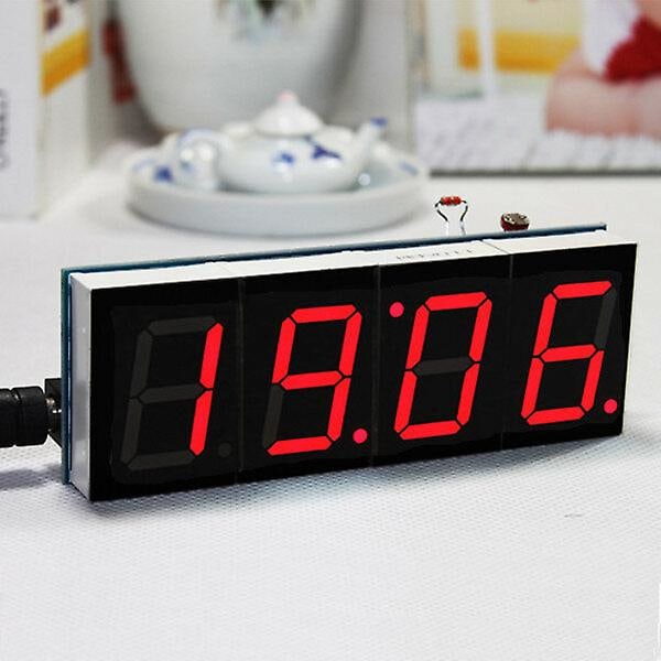 DIY 4-numeroinen LED-elektroninen kellosarja, lämpötilan valonohjausversio Red without Case