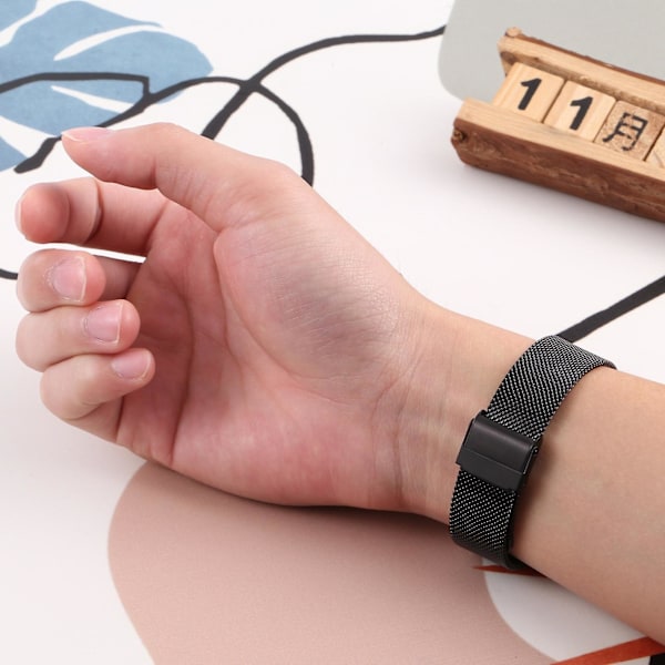 Musta Milanon teräsranneke, yhteensopiva Fitbit Charge 5:n kanssa
