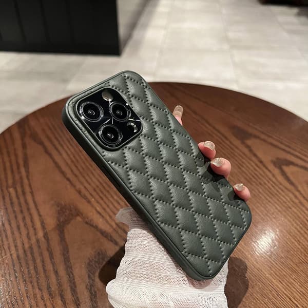 Etui til iPhone 14 Plus, mørkegrøn diamantkornet lædertekstur, fuld krop og linsebeskyttelse