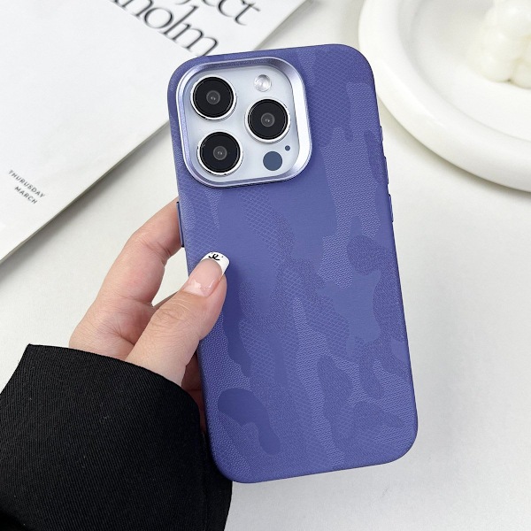 Fodral för iPhone 13 Wisteria färg \"Kamouflage läder magnetiskt fodral\" klassiskt Kamouflage läder Magnetiskt