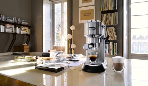 DE LONGHI EC 685.M Dedica Style espressomaskin