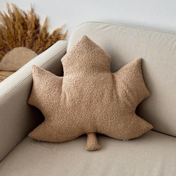 Höstkudde Lönnlöv beige