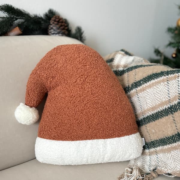Julklappsformad kudde i rostfärgad bouclé