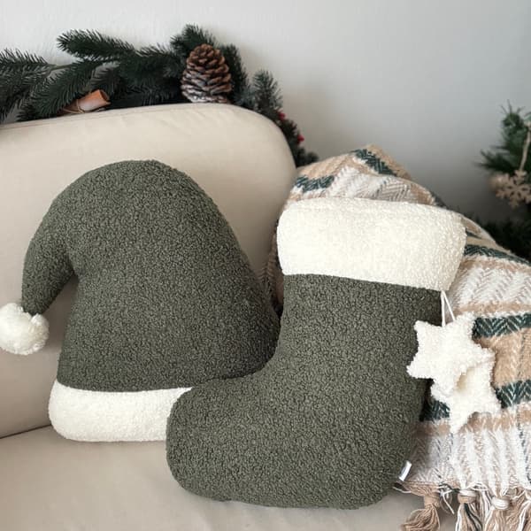 Julstrumpaformad kudde mörkgrön bouclé