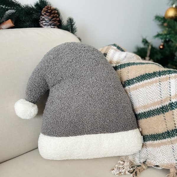 Kudde i form av jultomtenmössa, mörkgrå