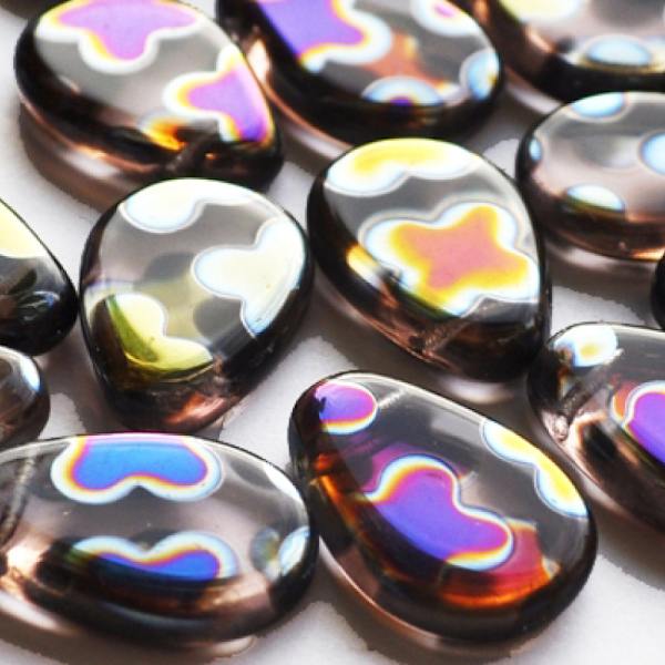 10-pack Tjeckiskt glas med oljeskimrande blommönster, 18x12mm