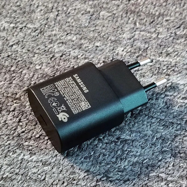 25W Snabbladdare för Samsung A15 A25 A35 A55 A54 M55 A73 Super Snabbladdare Adapter för Galaxy S20 S21 S22 S23 S24 Z Flip Fold 6 5 4 3 Black-Charger Only