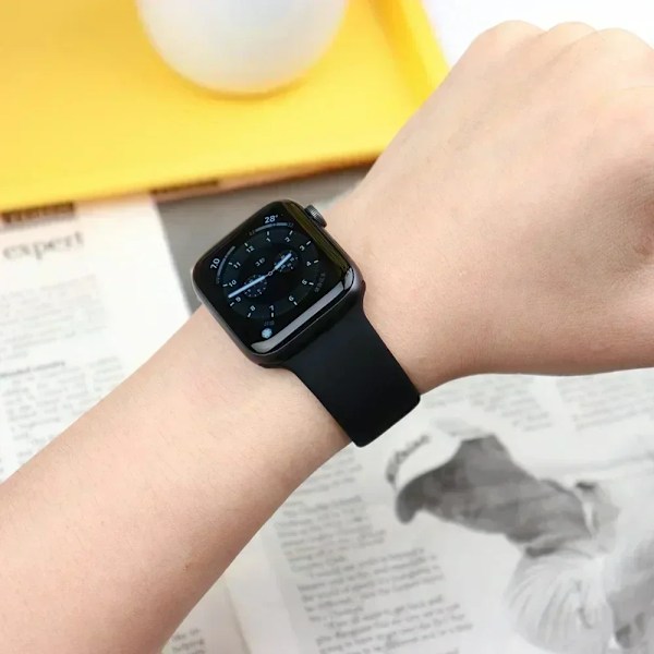 Silikonarmband för Apple Watch Band Ultra 2 49mm 45mm 44mm 41mm 40mm 38mm Correa Armband IWatch Series 9 8 7 5 4 3 8 6 SE 44mm U 42mm44mm45mm49mm S