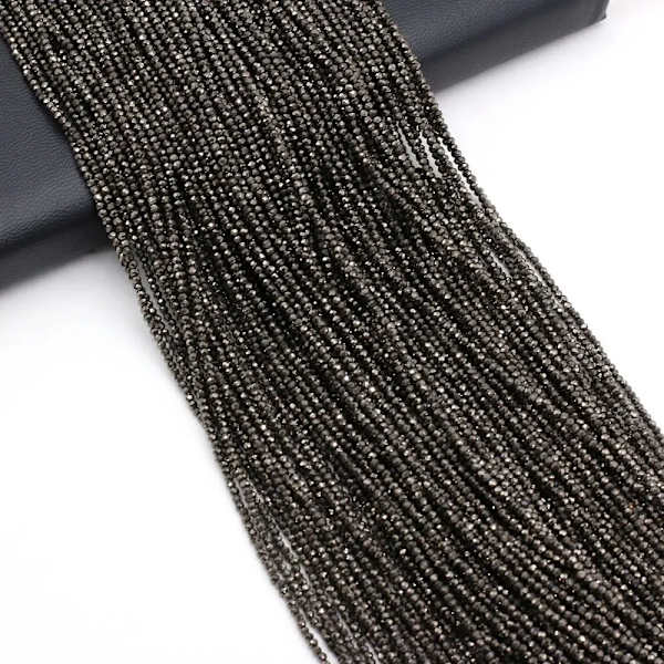 2 mm 2 st/ Set Natursten Spinell Färgglada Små Pärlor Fasettslipade glaspärlor för smyckestillverkning DIY Halsband Armband Tillbehör Red