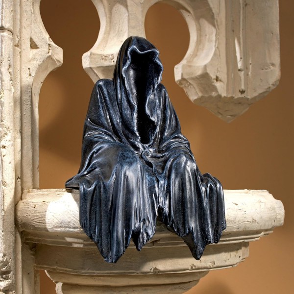 En sittande figur på en dekorativ gotisk hylla, 8 tum, grå sten