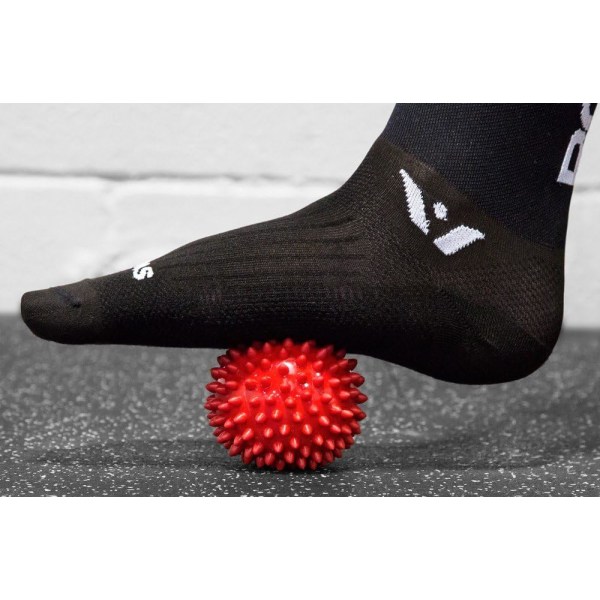 Massasjeball Fotmassasjer Spiky Roller for Dypvev Triggerpunkt Plantar Fasciitt (rød)