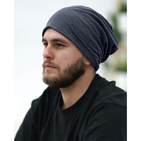 Trendy og stilful hue af kvalitetsstrikstof, åndbar og elastisk hue
