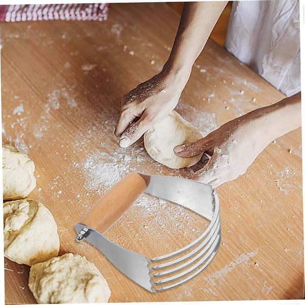 Deigkutter og deigskrape i rustfritt stål for enkel baking og luftige bakverk
