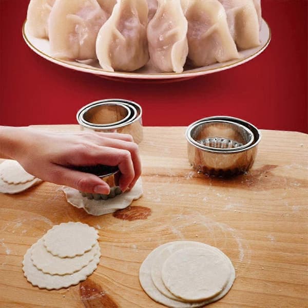 3 stk. dumplingkuttersett i rustfritt stål med bølget kant for rund deig