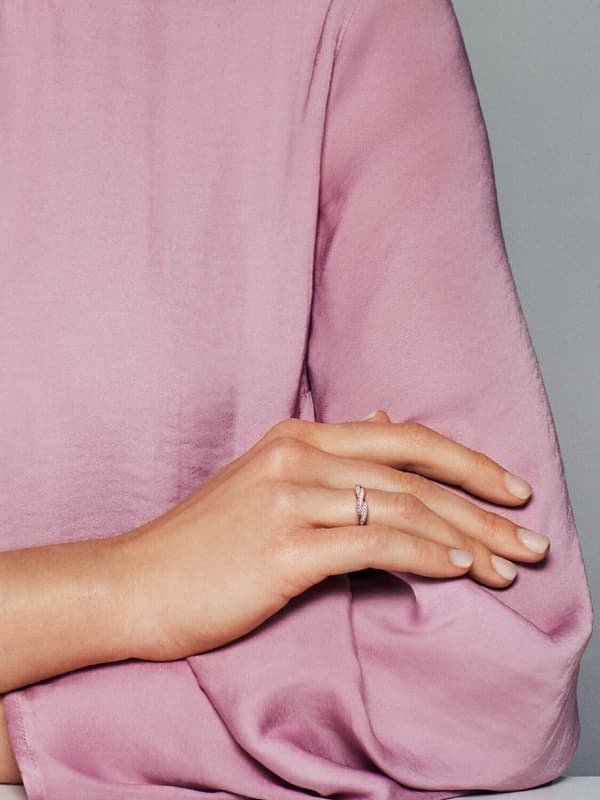 Pandora - Glitrende Ring med Vridde Linjer - 14k Rosegullbelegg Circumference: 58mm