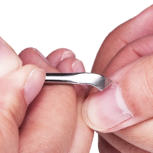 2st Metallic Silver Cuticle Pusher Remover Slitstark professionell manikyr och pedikyr rengöringsverktyg för finger- och tånaglar.