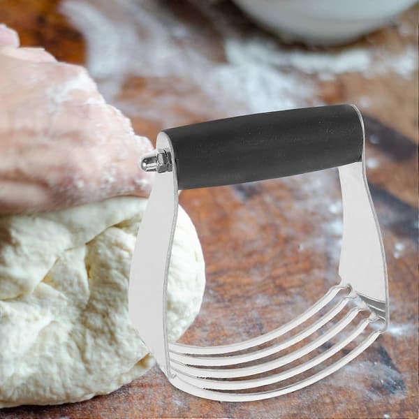 Kraftig deigkutter og deigblander i rustfritt stål med skarpe blader for enkel baking