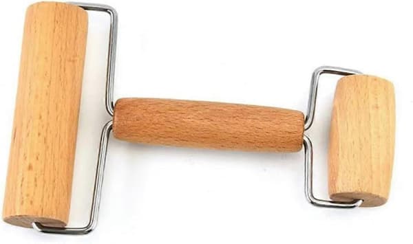 Kjevle og deigrulle i heltre med ergonomisk grep for baking og bakverk