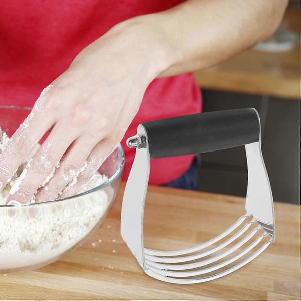 Kraftig deigkutter og deigblander i rustfritt stål med skarpe blader for enkel baking