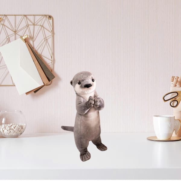 Söpö realistinen pehmolelu lahja Otter