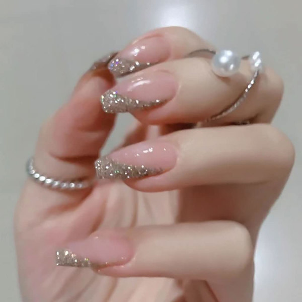 24 stk. Tryk på negle Medium længde Kiste Falske negle Pink French Tip Tryk på negle Blanke falske negle