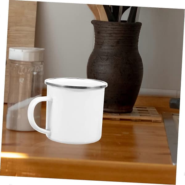 Emaljerad campingmugg vit med silverkant, chipresistent kaffekopp för vandring, resor och utomhusbruk