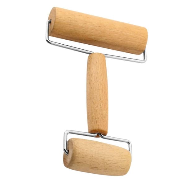 Kjevle og deigrulle i heltre med ergonomisk grep for baking og bakverk