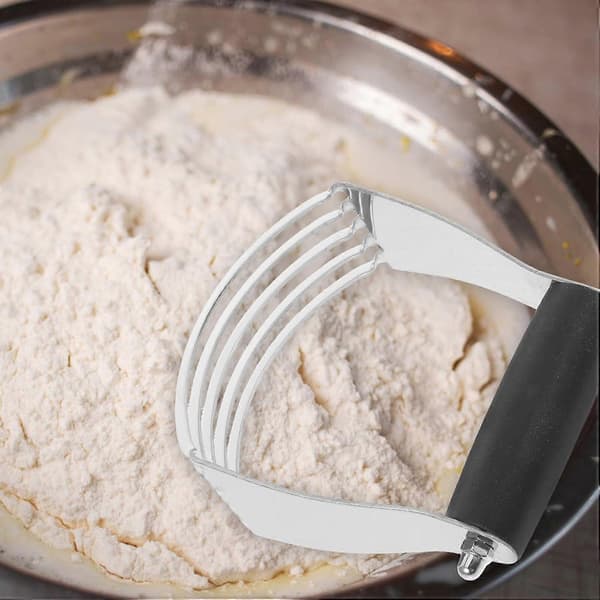 Kraftig deigkutter og deigblander i rustfritt stål med skarpe blader for enkel baking