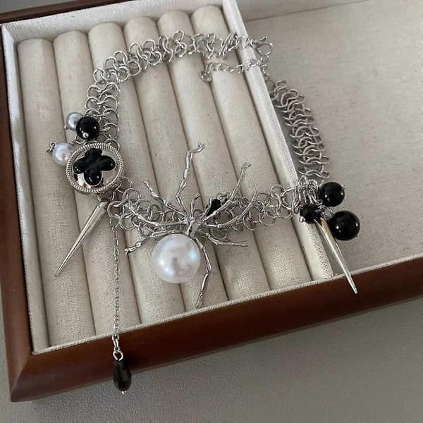 Retro spindelknapphalsband med överdriven design choker
