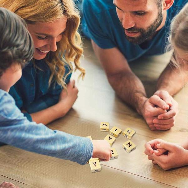 2024 Qless Tärningsspel med Tolv Tärningsbokstäver, Korsordsolitaire Spelet